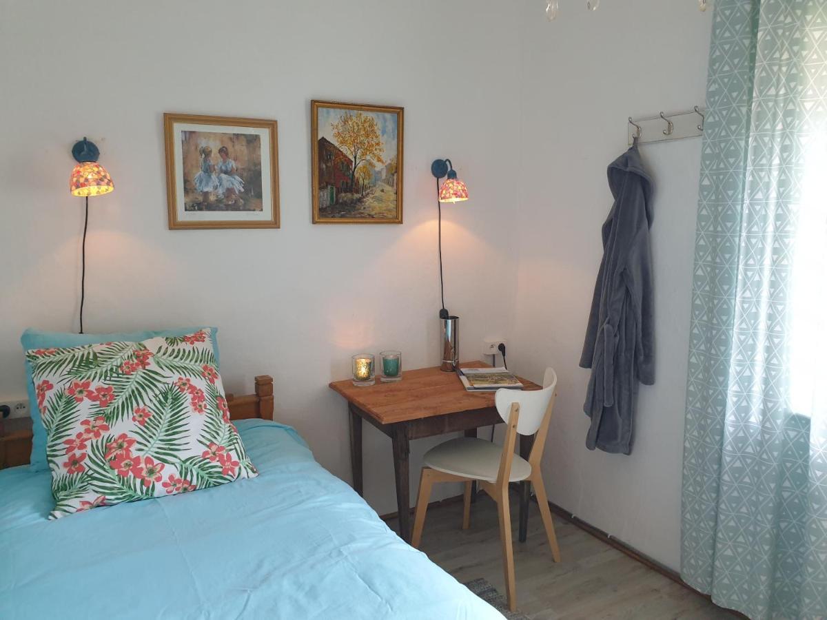 De Oude Pastorie Bed & Breakfast La Celle-En-Morvan Luaran gambar