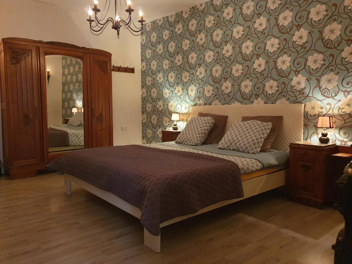 De Oude Pastorie Bed & Breakfast La Celle-En-Morvan Luaran gambar
